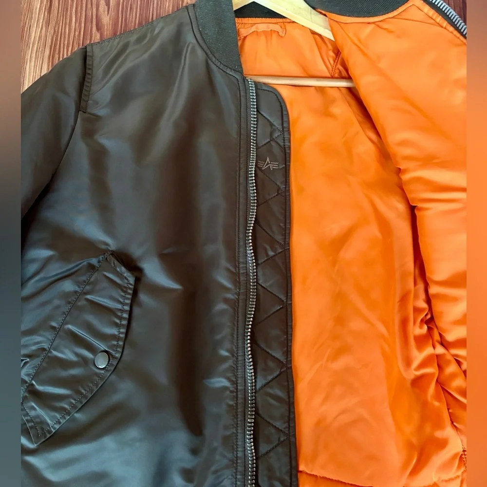 Alpha Industries MA-1 Limited Model Military Bomber Jacket
Space Gray Size S - Picture 4 of 8